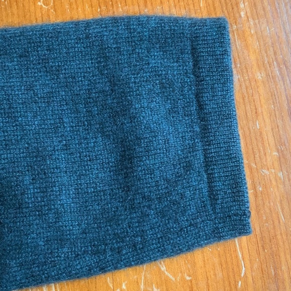 Lord and Taylor Cashmere Turtle Neck Sweater - Picture 4 of 5